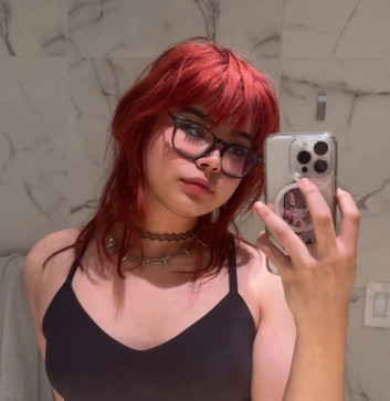 Mommykittycakk, 27, United States