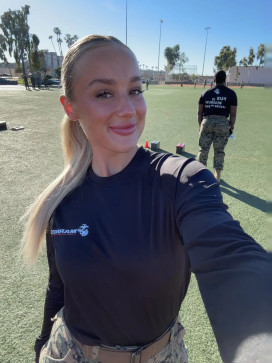 Kendallpounders, 26, United States