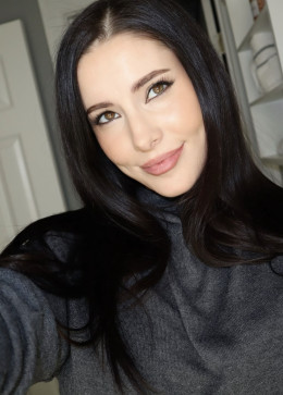 Erin Jones, 34, United States