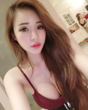 Estelle  Bush, 21, United States