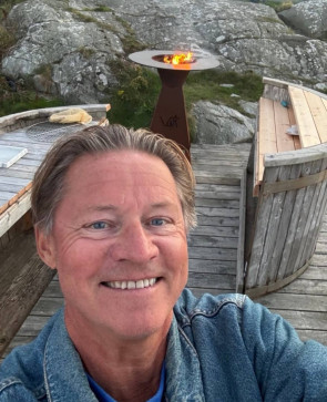 MICHAEL James Thomas, 53, United States