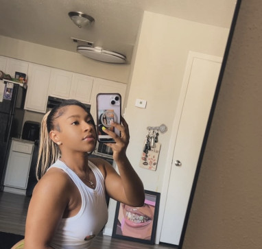 Lara, 24, United States