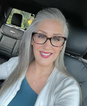 Eliza Miller, 46, United States