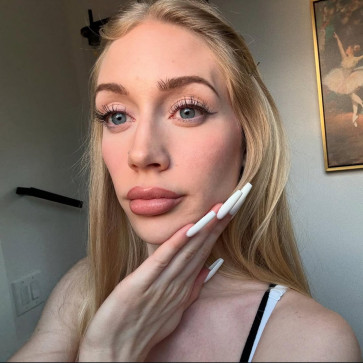 Rose Galaxy, 26, United States