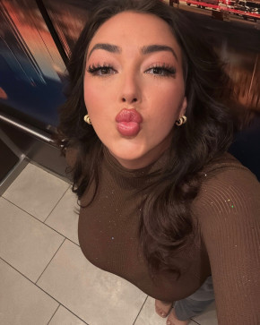 Nora Amelia, 28, United States