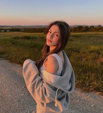 Maria, 21, United States