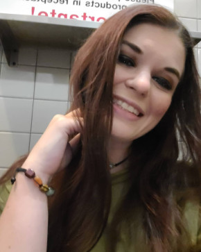 SharRoNHeath, 33, United States