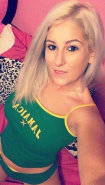 Ariana, 32, United States