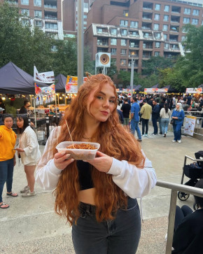 Queen, 18, United States