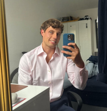 JB, 23, United States