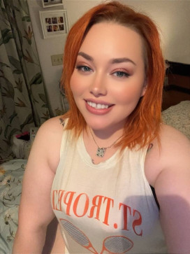 Evie Laura, 36, United States