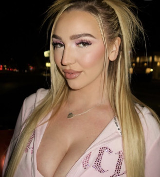 Jennet E, 26, United States