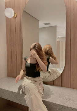 Bonni Mildrid, 39, United States