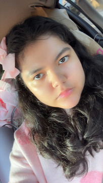 Chloe, 18, United States