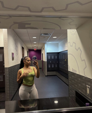 Linda, 23, United States