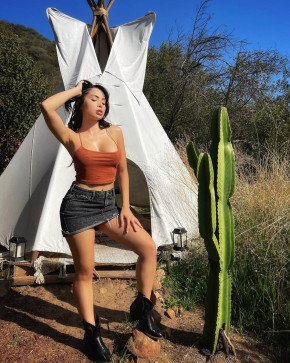 MaddyB, 24, United States