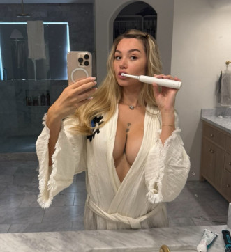 Hannah, 23, United States