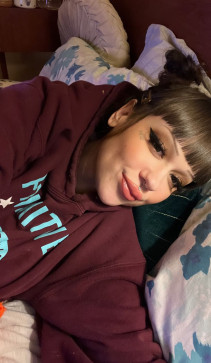 Ava, 26, United States