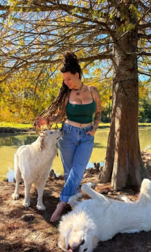 Summer, 25, United States