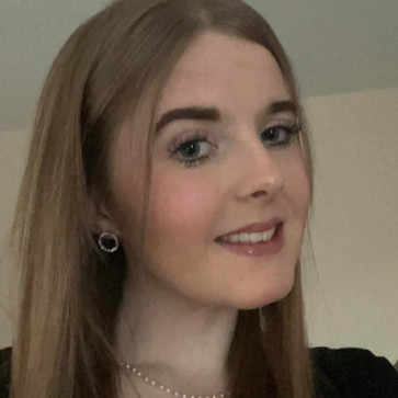 Le Y, 18, United Kingdom