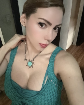 Brittany, 28, United States