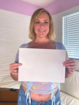 Sandra, 40, United States