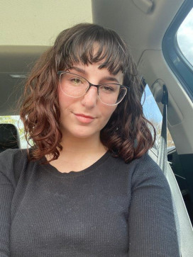 Isla Burton, 29, United States