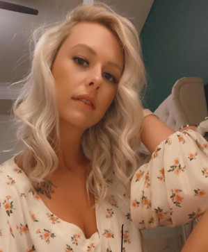 Jenny Batle, 18, United States