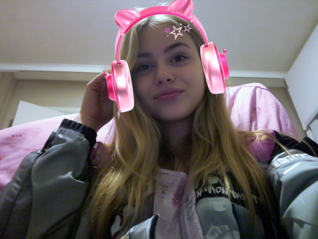 Dumbxblonde, 99, Canada