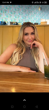 Evelyn, 30, United Kingdom