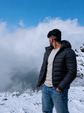 Sam, 20, India