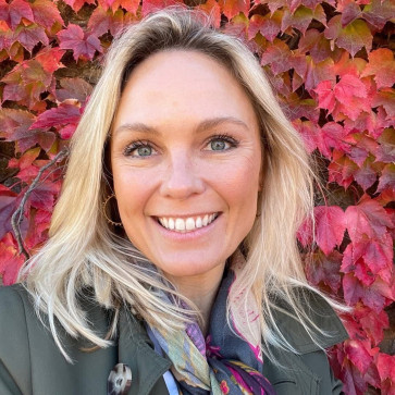 Jane Hampton, 39, United States