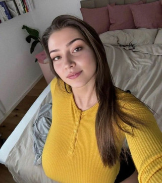 Emma, 18, United States