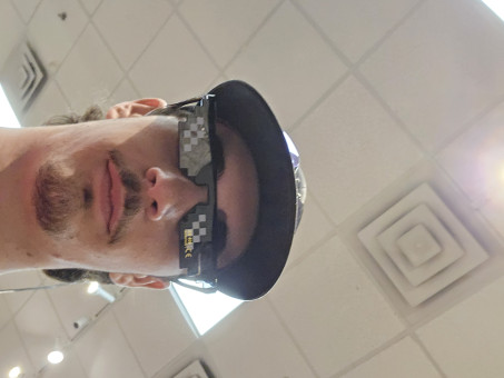 Wally, 19, United States