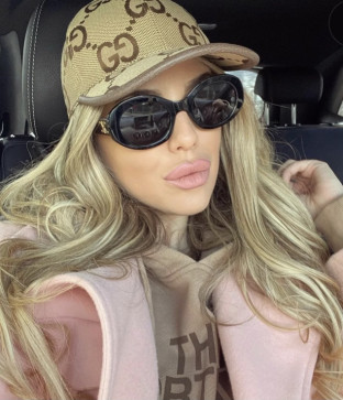 Lolita, 40, United States