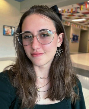 Emma, 20, United States