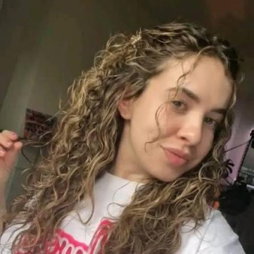 Bella, 28, United States