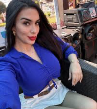 Bella Wilson, 30, United States