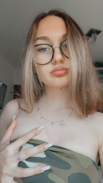 Sandra, 27, United States