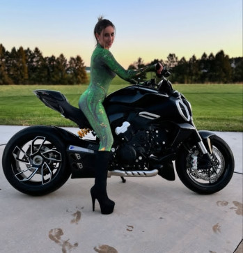 Alexandra Smith, 24, United States