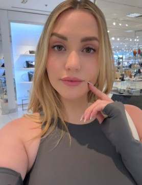 Jessica, 25, United States