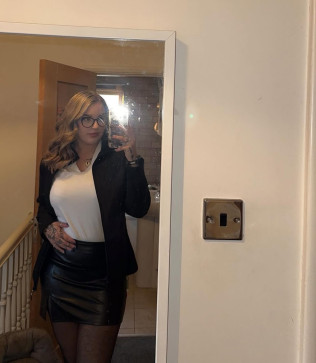 Ginger Textnow, 32, United States