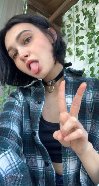 Elizabeth, 27, United States