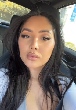 Elizabeth, 25, United States