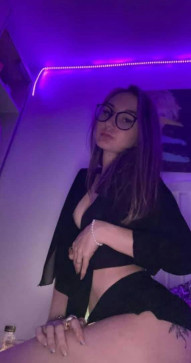 Kiyana, 30, United States