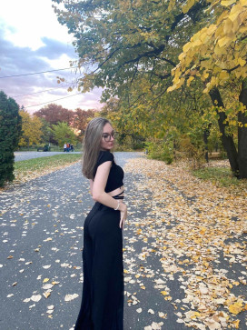 Bella, 29, United States