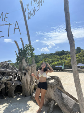 Jennifer Salomro, 21, Philippines