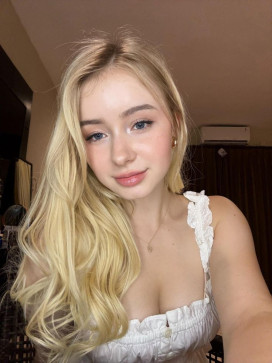 Emily764, 18, United States