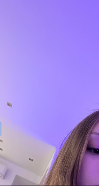 Amy Rivers, 19, United States