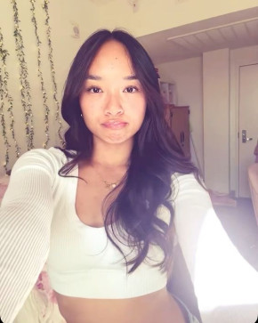 Nicole, 18, United States